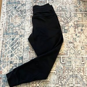 Lululemon Joggers (size 6)